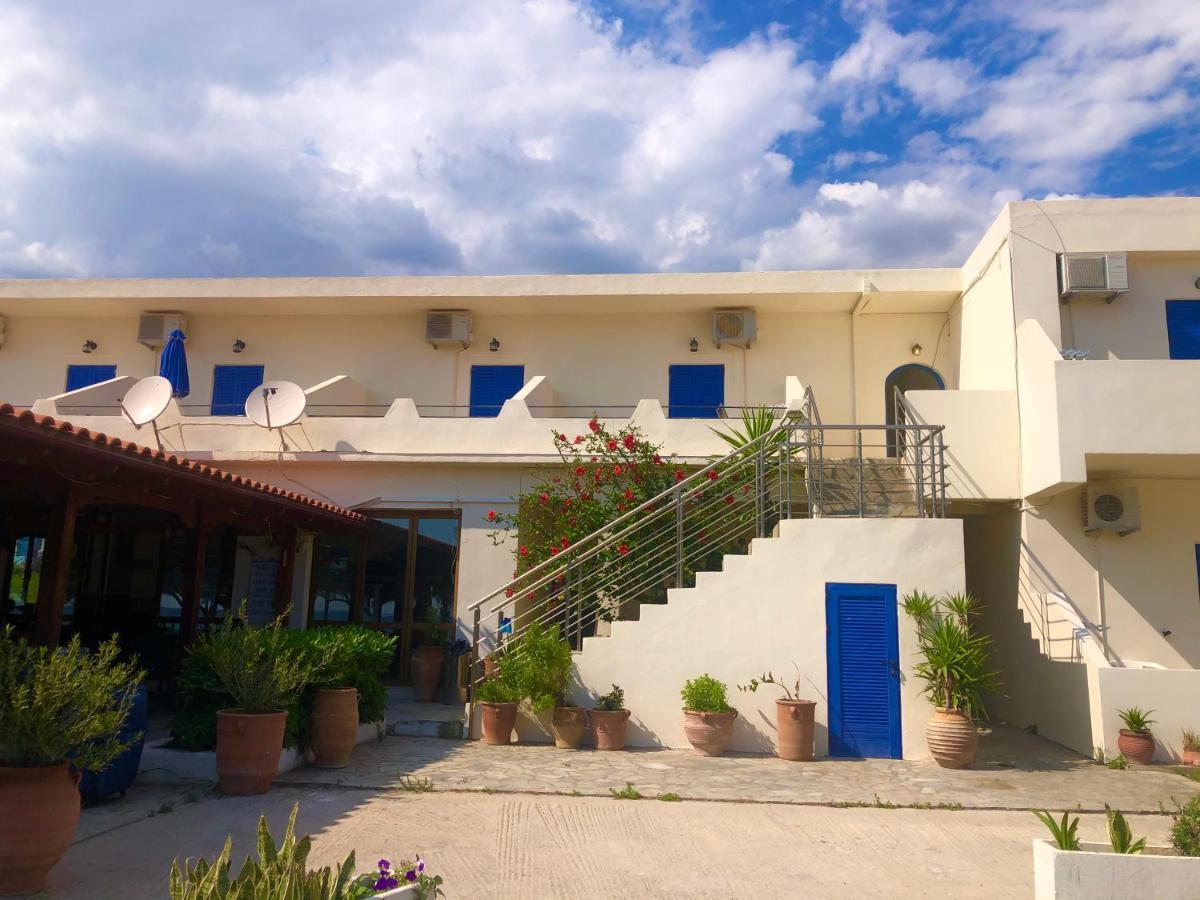 Flisvos Rooms Frangocastelo ภายนอก รูปภาพ