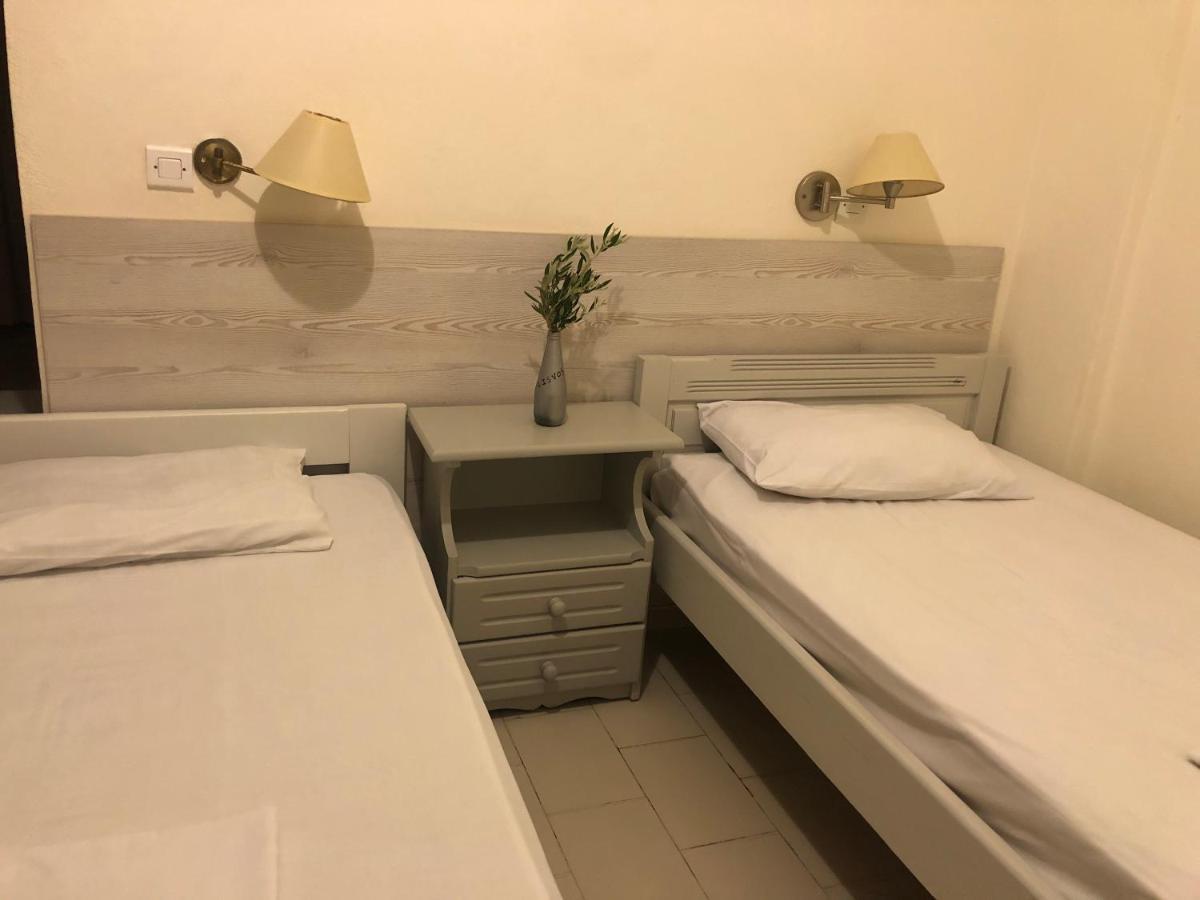 Flisvos Rooms Frangocastelo ภายนอก รูปภาพ